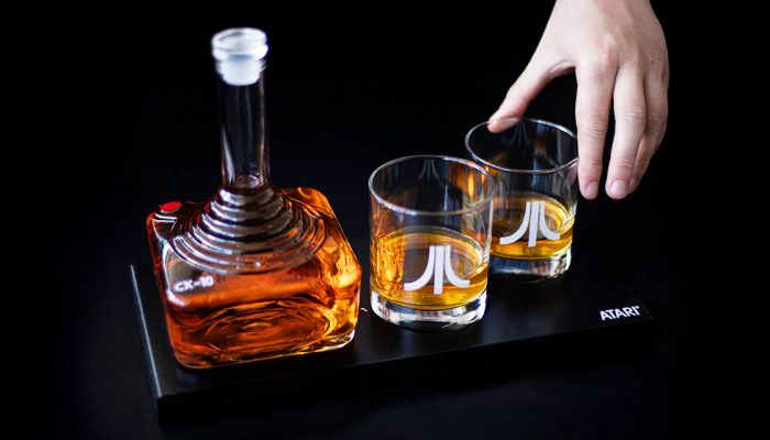 Atari-lanca-garrafa-de-whisky-inspirada-no-formato-do-classico-joystick-do-console.jpg