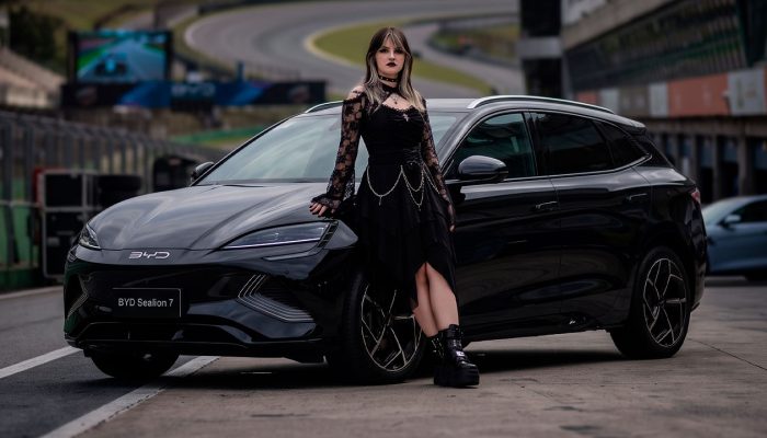 BYD-leva-a-‘Vampira-do-Drift-para-Interlagos-e-da-aula-de-marketing-de-oportunidade.jpg
