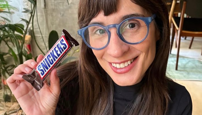 Snickers-Camila-Fremder-Viajei-ne-Era-fome.jpg