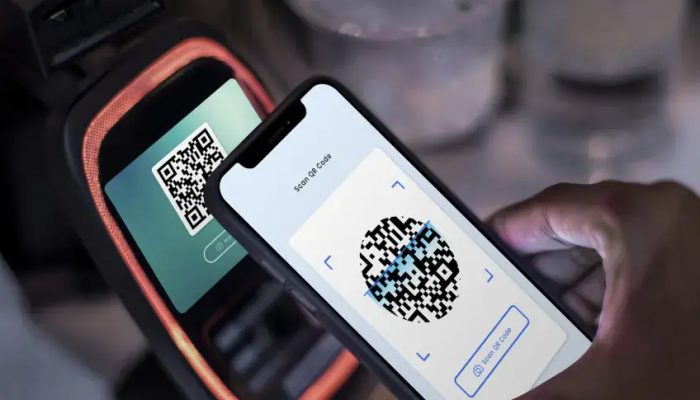 contactless-cashless-payment-through-qr-code-mobile-banking-scaled_p40360_thumb_resized.jpg