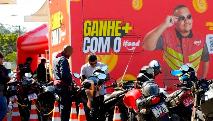 iFood-realiza-Pit-Stop-com-troca-de-oleo-gratuita-e-experiencia-exclusiva-para-entregadores.jpg